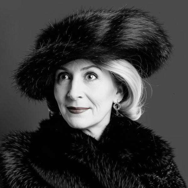 Пошив винтажных и ретро головных уборов для дам и господ.